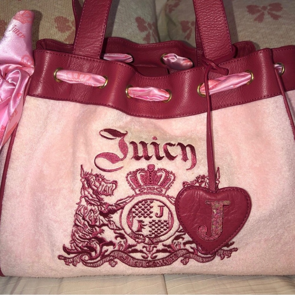 Juicy couture pink daydreamer